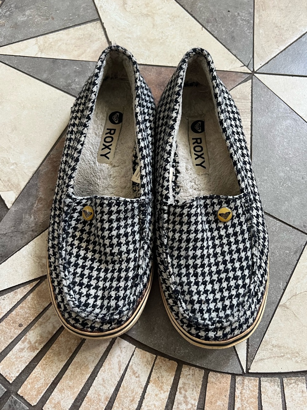 Roxy Houndstooth Slip-Ons size 7